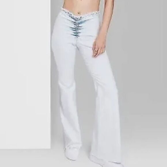 NWT Wild Fable Low Rise Flare Jeans Pants Bleach Wash Size 0 - Picture 2 of 3